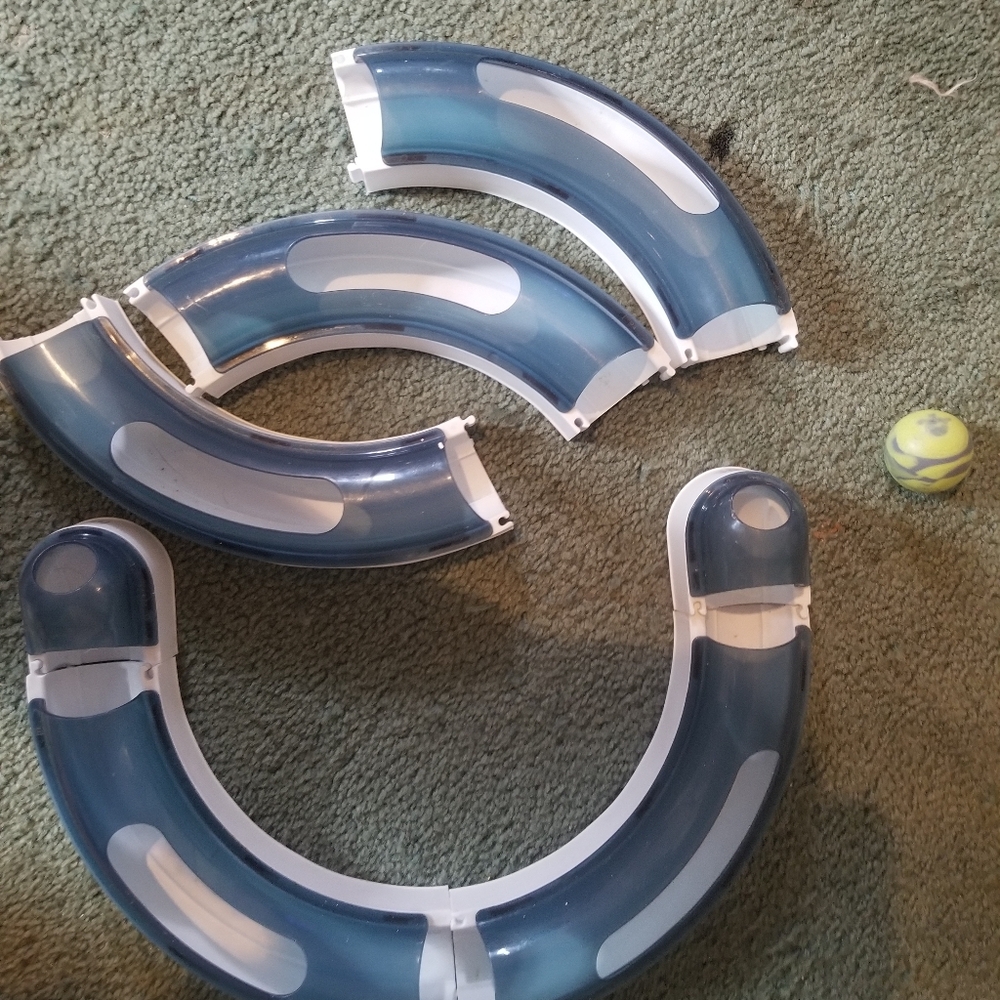 Catit ball chaser toy